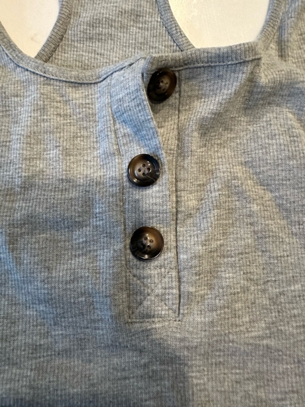 SHEIN Light Gray Ribbed Racerback Henley Tank - Picture 3 of 4